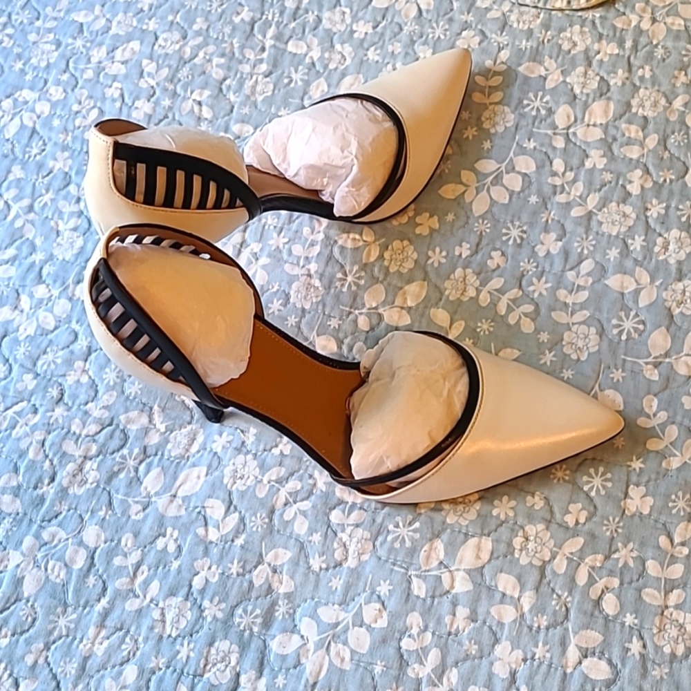 Calvin Klein Gilia Kid Skin D'orsay Pumps - Picture 7 of 9